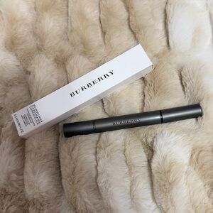 Burberry Cashmere Concealer in Warm Honey